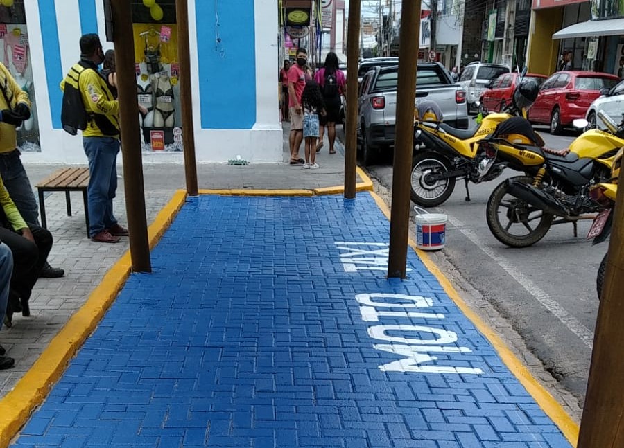 Prefeitura revitaliza sinalização de pontos de mototáxi em Juazeiro
