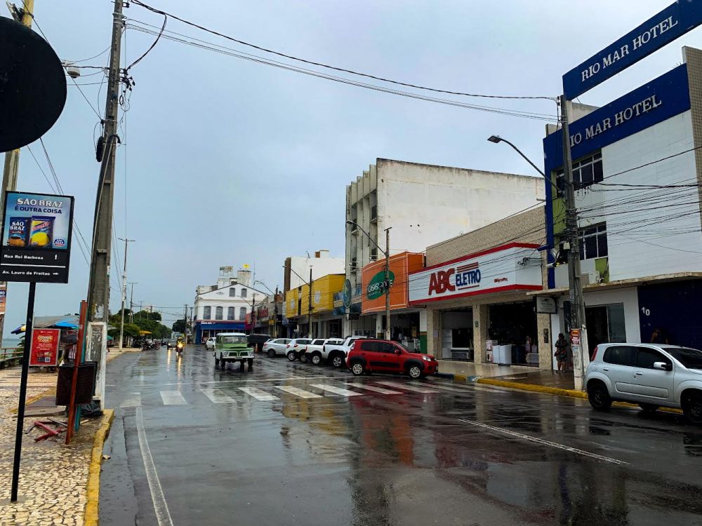 Defesa Civil de Juazeiro emite alerta sobre possibilidade de chuva intensa até a próxima segunda-feira no município