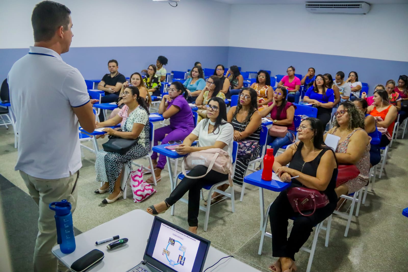 Qualificação: Enfermeiros, técnicos e atendentes de farmácia participam de treinamento realizado pela Prefeitura de Juazeiro