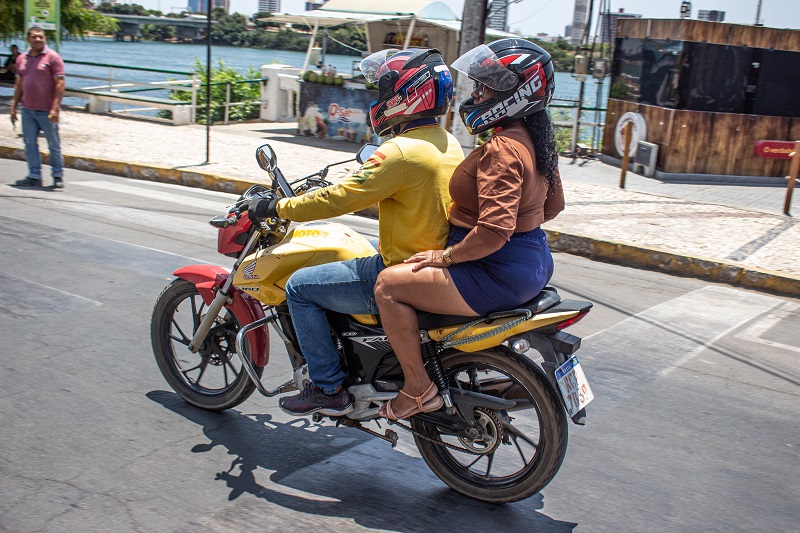 Gestão Suzana Ramos reduz taxa de fiscalização de táxi e mototáxi através de lei